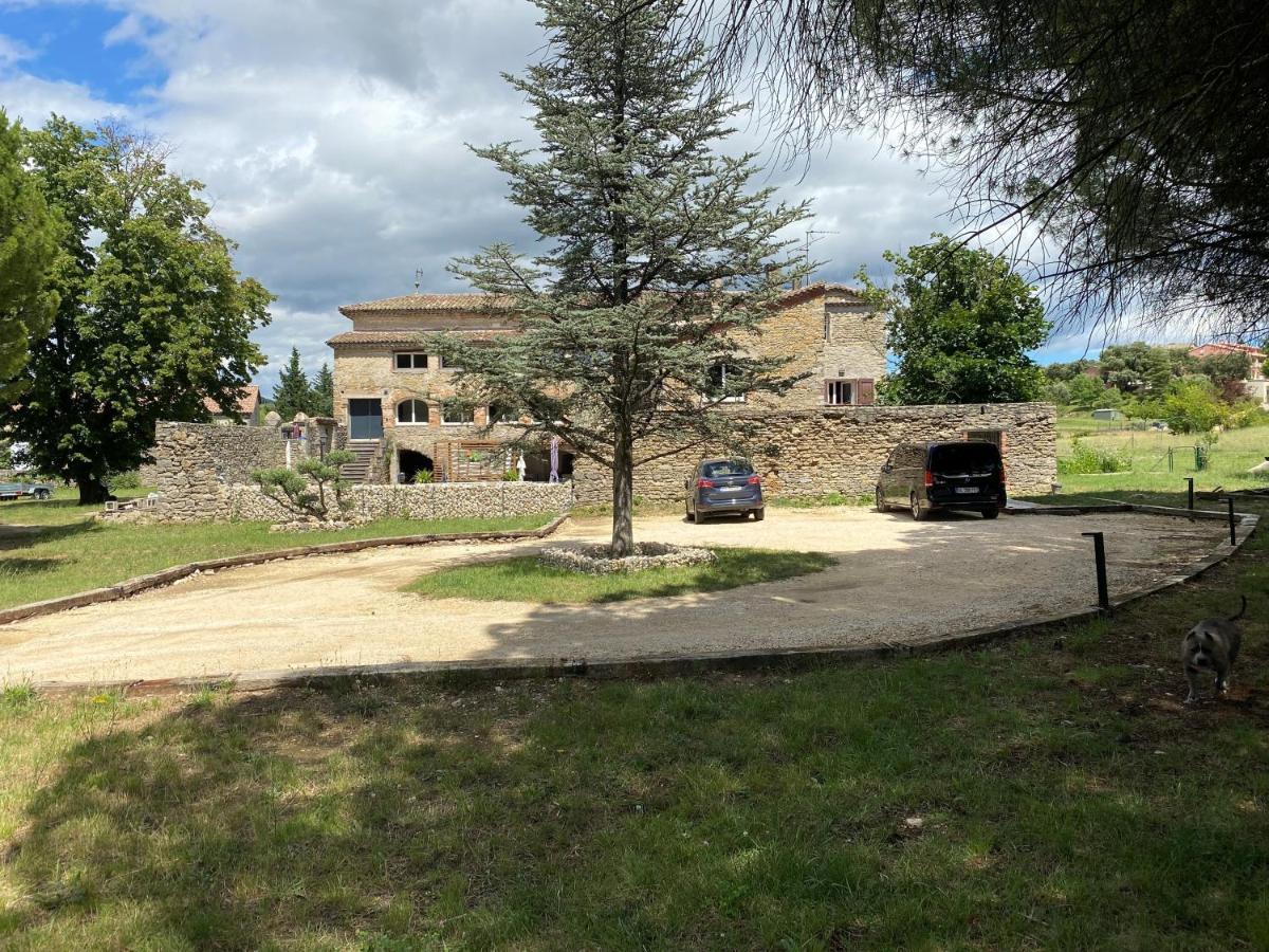Ferienwohnung Logis Dans Ancien Relais De Poste Saint Julien Les Rosiers Exterior foto