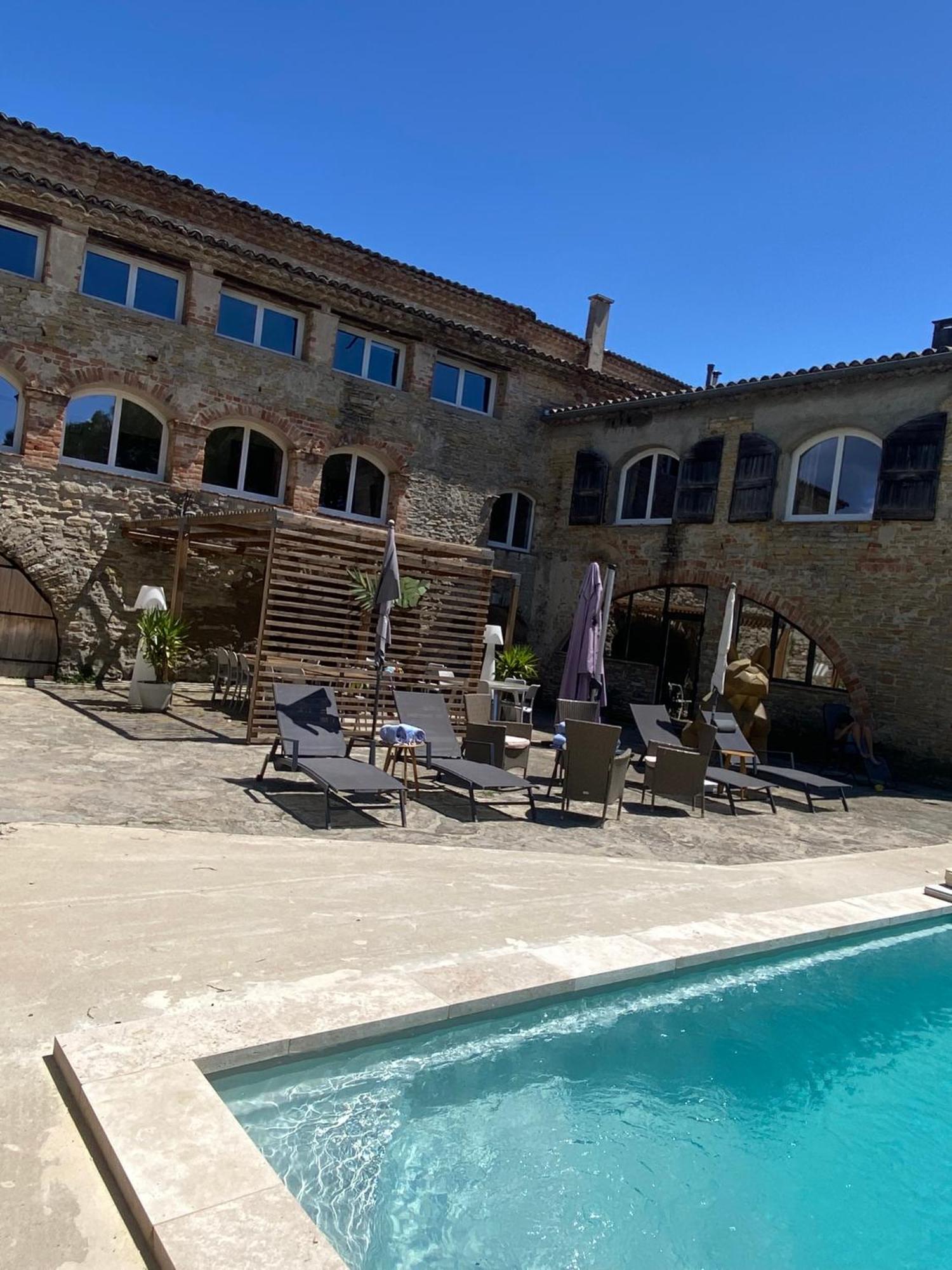 Ferienwohnung Logis Dans Ancien Relais De Poste Saint Julien Les Rosiers Exterior foto